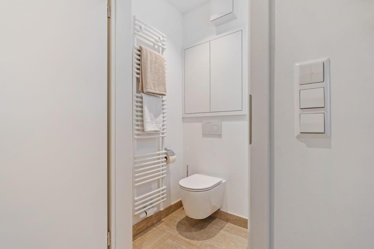 Modern Studio With King Bed, Walk To Attractions Luxemburgo Exterior foto