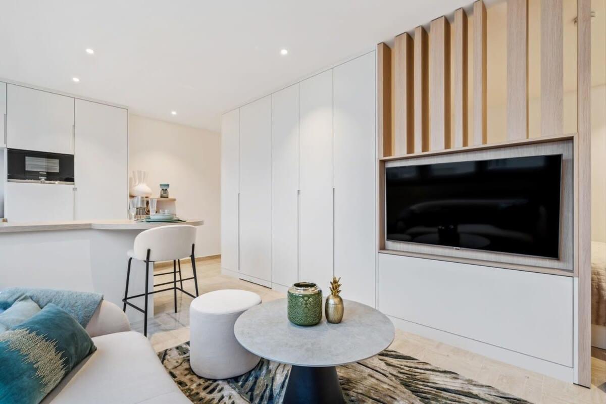 Modern Studio With King Bed, Walk To Attractions Luxemburgo Exterior foto
