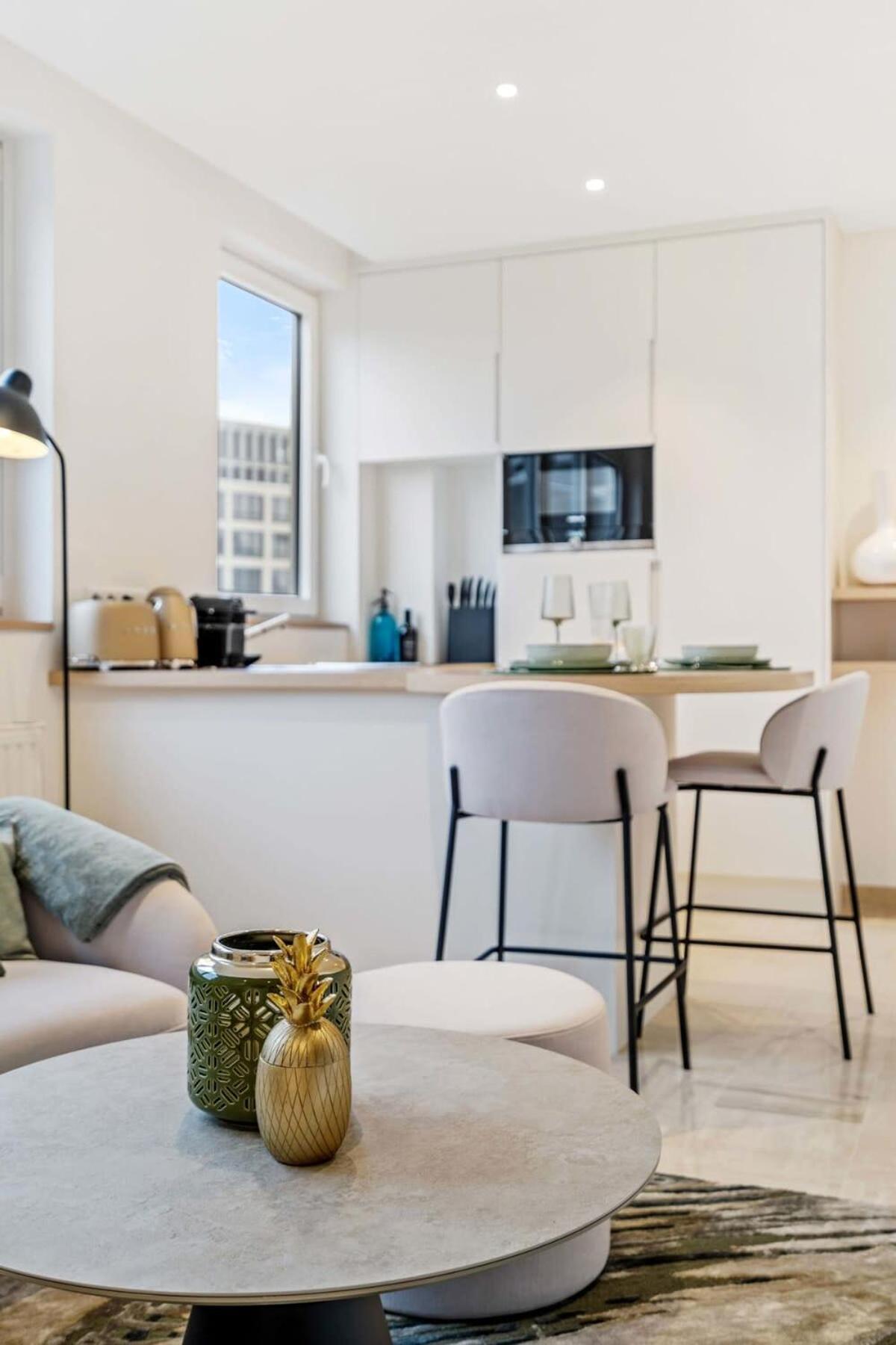 Modern Studio With King Bed, Walk To Attractions Luxemburgo Exterior foto